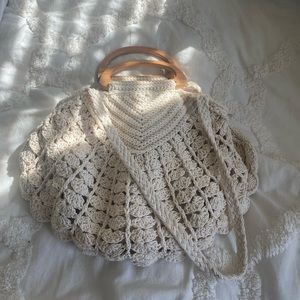 Crochet shell purse
